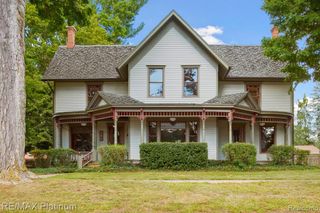 126 W Hanover Street, Marshall, MI 49068