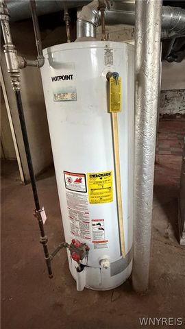 2487 Grand Avenue, Niagara Falls, NY 14301