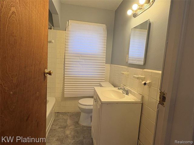 17122 Mansfield Street, Detroit, MI 48235