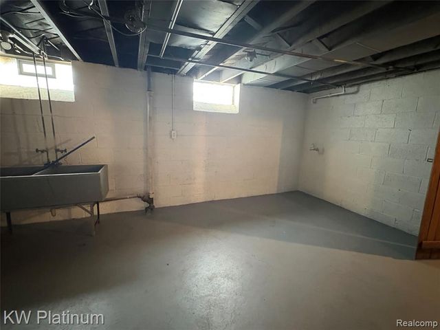 17122 Mansfield Street, Detroit, MI 48235