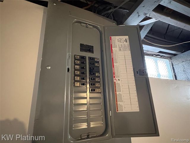 17122 Mansfield Street, Detroit, MI 48235