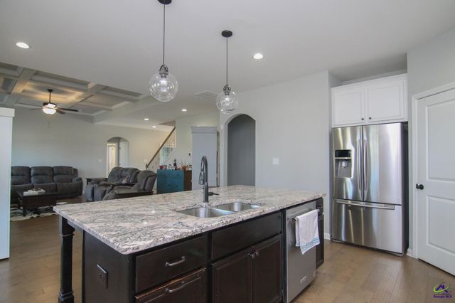 208 Pearl Moss Lane, Kathleen, GA 31047