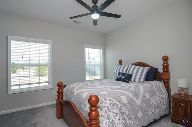 208 Pearl Moss Lane, Kathleen, GA 31047