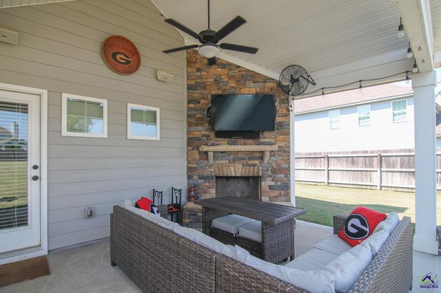 208 Pearl Moss Lane, Kathleen, GA 31047