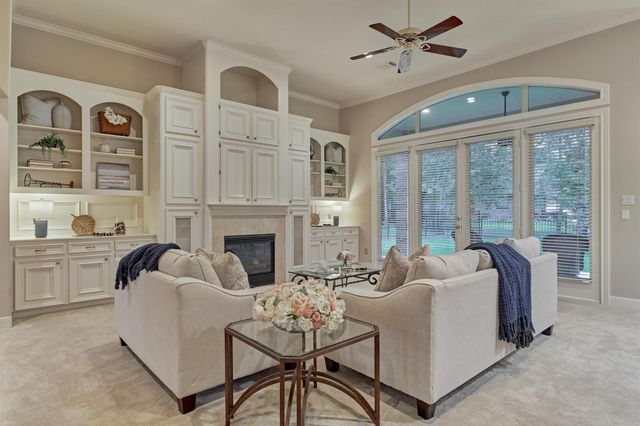 87 W Shore Drive, Montgomery, TX 77356