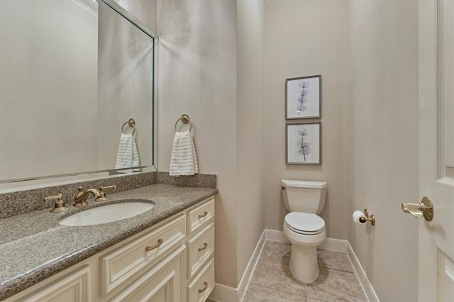 87 W Shore Drive, Montgomery, TX 77356