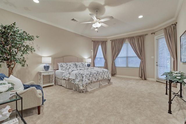 87 W Shore Drive, Montgomery, TX 77356