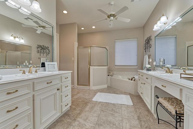 87 W Shore Drive, Montgomery, TX 77356