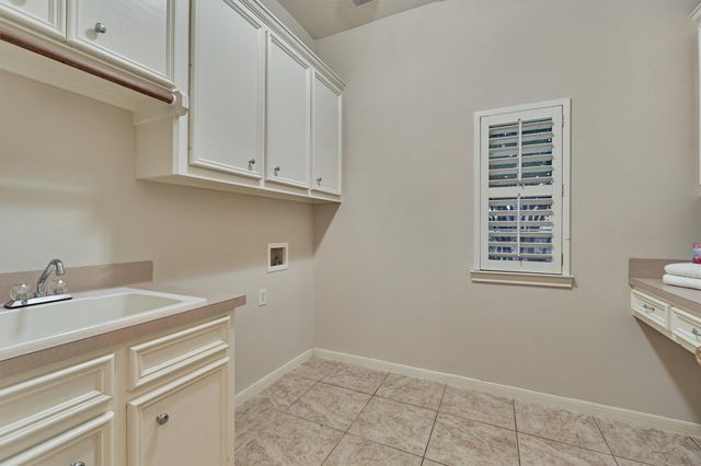 87 W Shore Drive, Montgomery, TX 77356