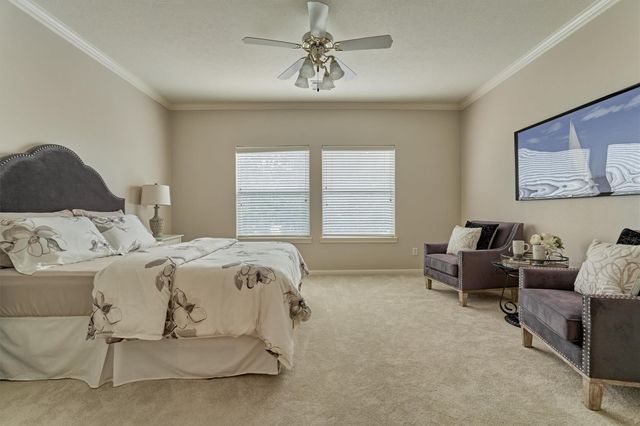 87 W Shore Drive, Montgomery, TX 77356