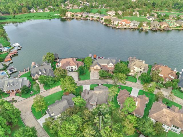 87 W Shore Drive, Montgomery, TX 77356