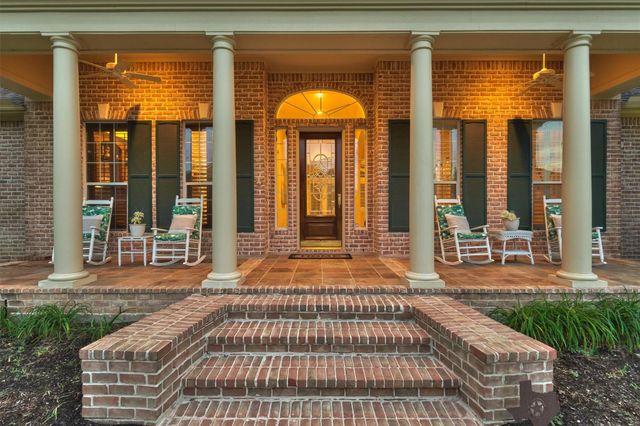 87 W Shore Drive, Montgomery, TX 77356