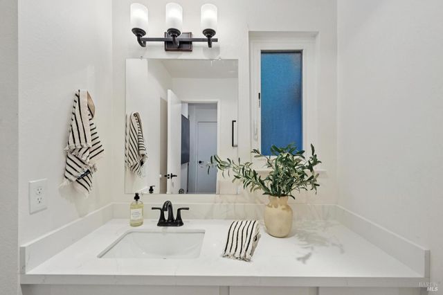 405 Sylvia Way, San Rafael, CA 94903