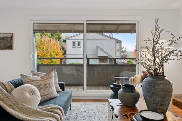 405 Sylvia Way, San Rafael, CA 94903