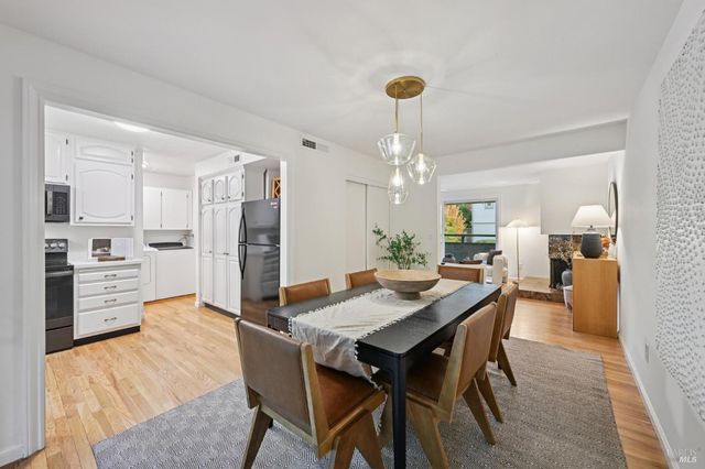 405 Sylvia Way, San Rafael, CA 94903