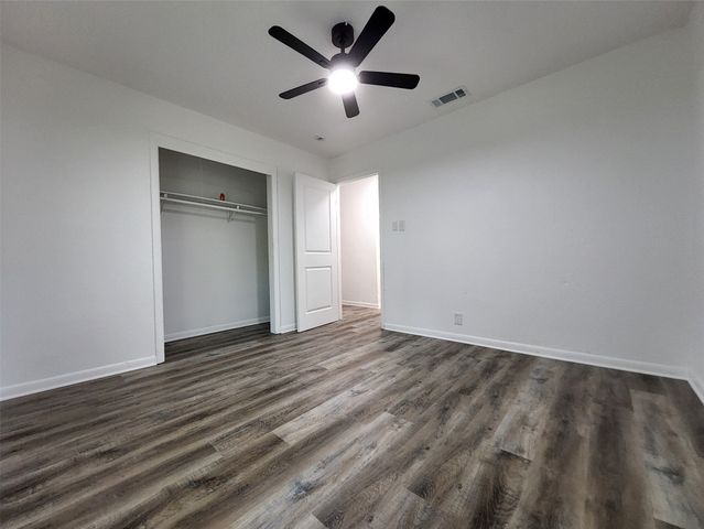 558 Harrison Lane, Hurst, TX 76053