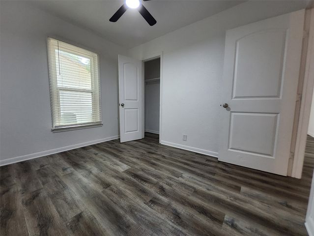 558 Harrison Lane, Hurst, TX 76053
