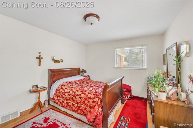 5937 Orchard Avenue, Dearborn, MI 48126