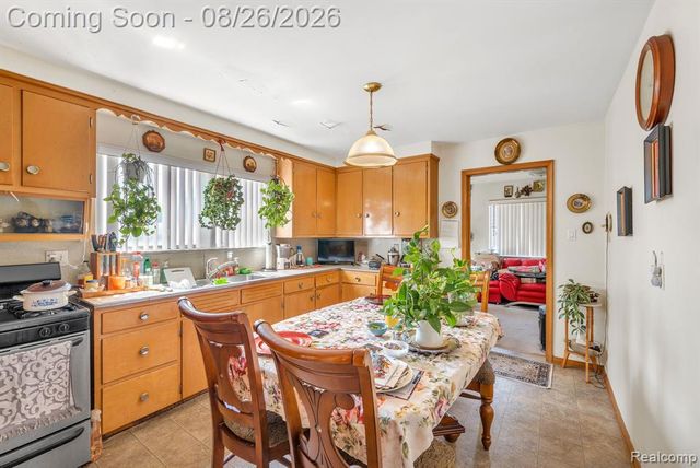 5937 Orchard Avenue, Dearborn, MI 48126