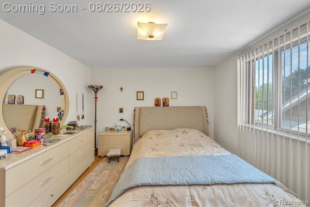 5937 Orchard Avenue, Dearborn, MI 48126