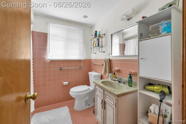5937 Orchard Avenue, Dearborn, MI 48126