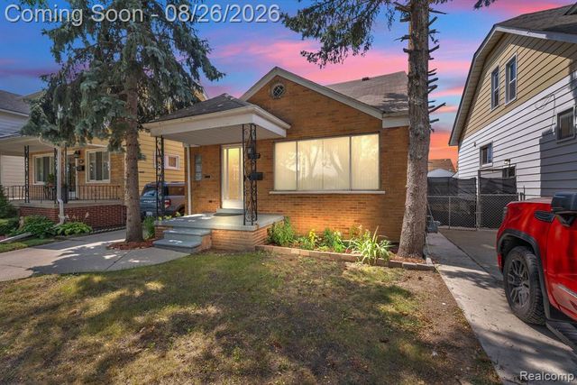 5937 Orchard Avenue, Dearborn, MI 48126