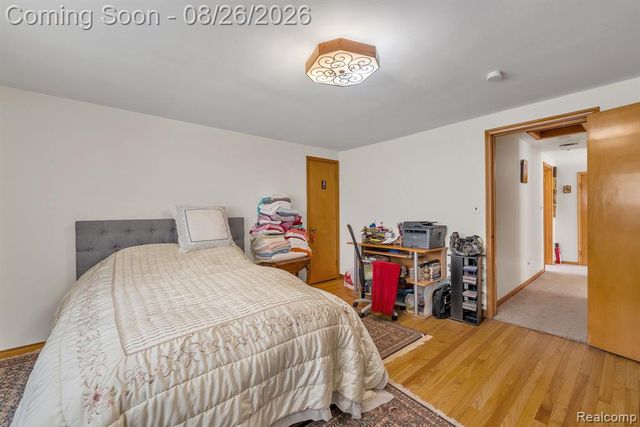 5937 Orchard Avenue, Dearborn, MI 48126