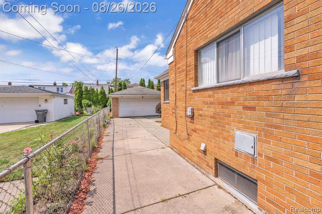 5937 Orchard Avenue, Dearborn, MI 48126