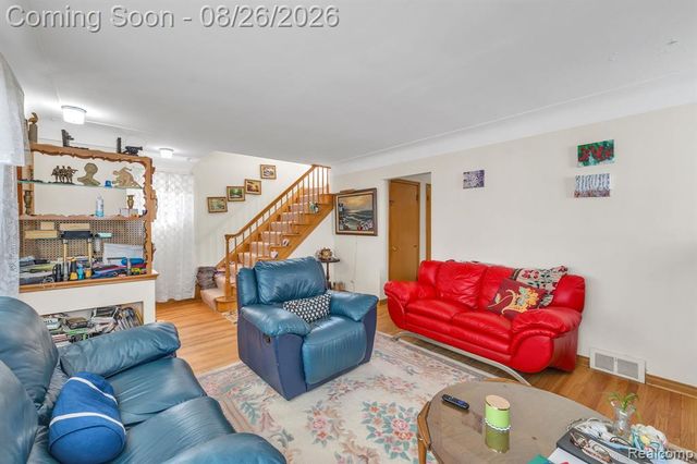 5937 Orchard Avenue, Dearborn, MI 48126