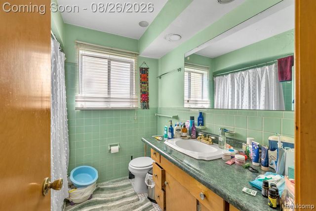 5937 Orchard Avenue, Dearborn, MI 48126