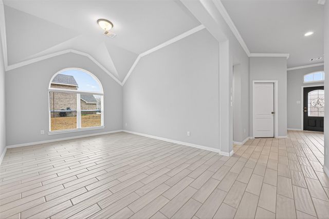 17 Road 6615, Dayton, TX 77535