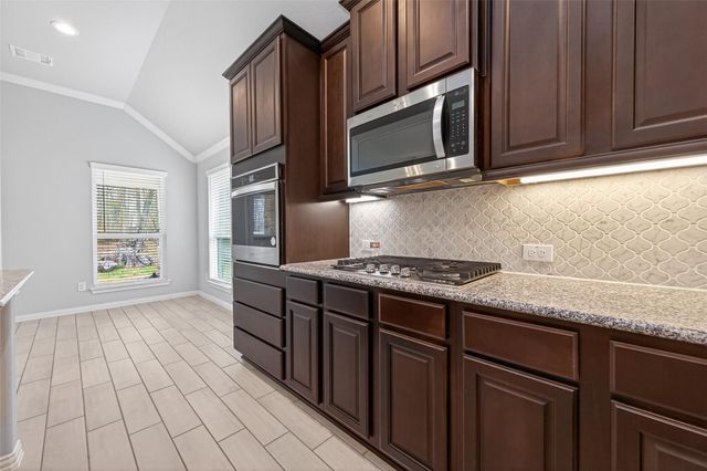 17 Road 6615, Dayton, TX 77535