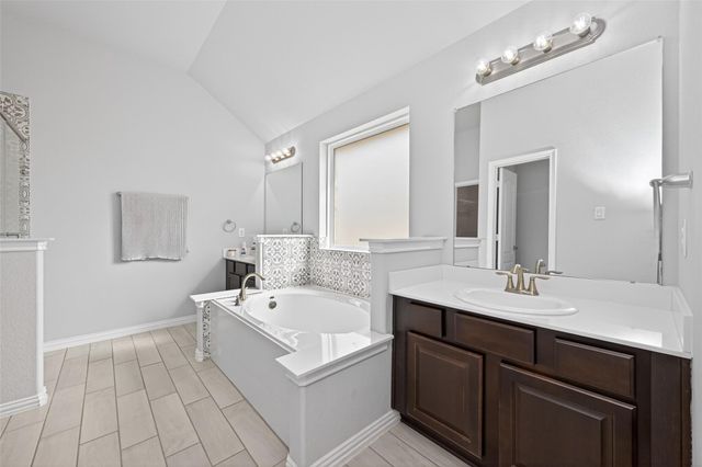 17 Road 6615, Dayton, TX 77535