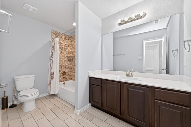 17 Road 6615, Dayton, TX 77535