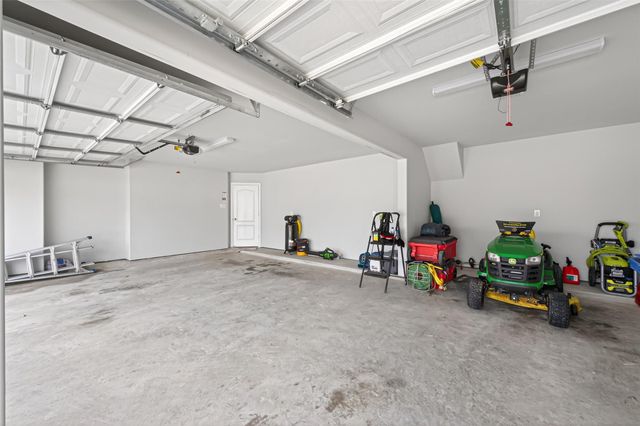 17 Road 6615, Dayton, TX 77535