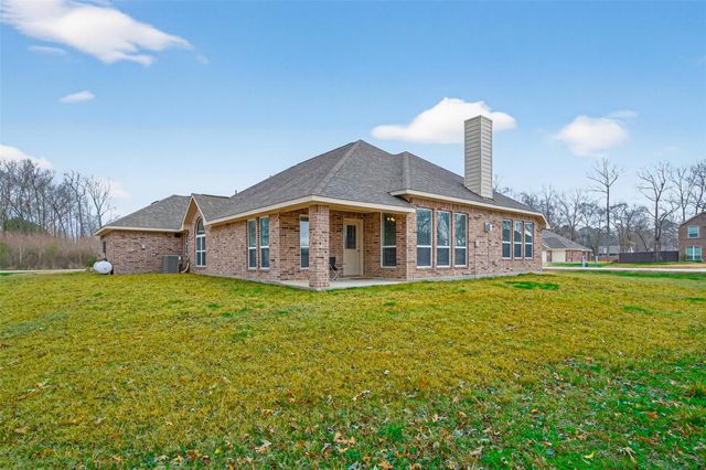 17 Road 6615, Dayton, TX 77535