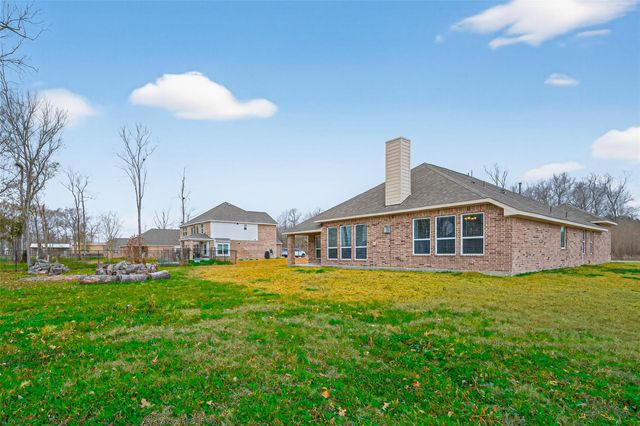 17 Road 6615, Dayton, TX 77535