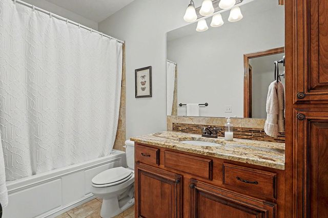 732 N Deerfield Cir, Andover, KS 67002
