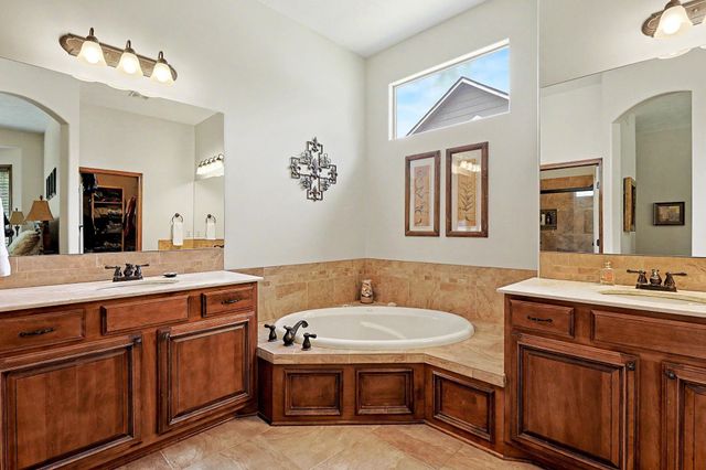 732 N Deerfield Cir, Andover, KS 67002