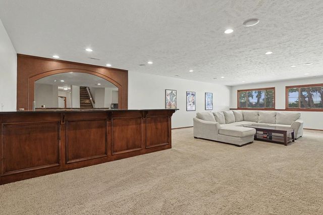 732 N Deerfield Cir, Andover, KS 67002