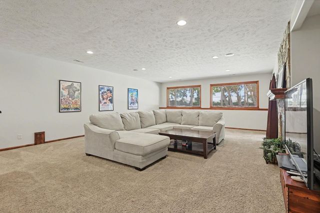 732 N Deerfield Cir, Andover, KS 67002