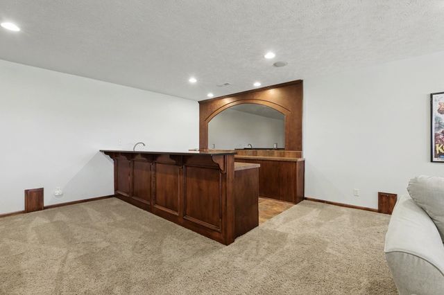 732 N Deerfield Cir, Andover, KS 67002