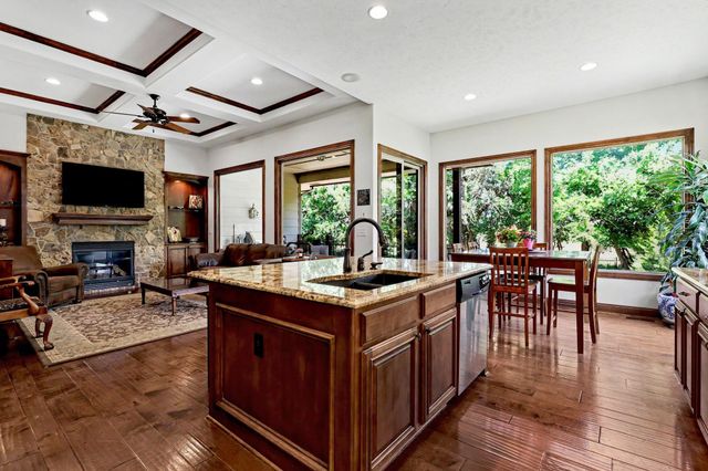 732 N Deerfield Cir, Andover, KS 67002