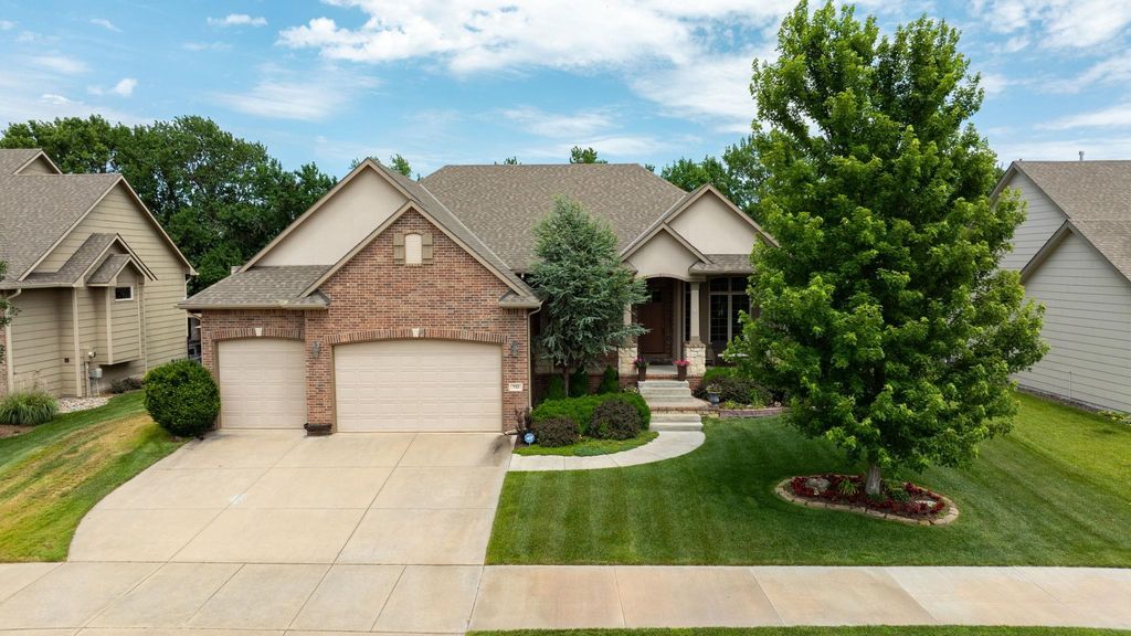 732 N Deerfield Cir, Andover, KS 67002