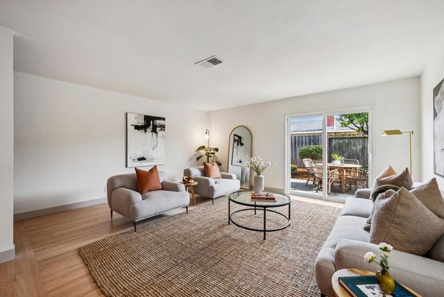 400 Harbor Light Rd, Alameda, CA 94501