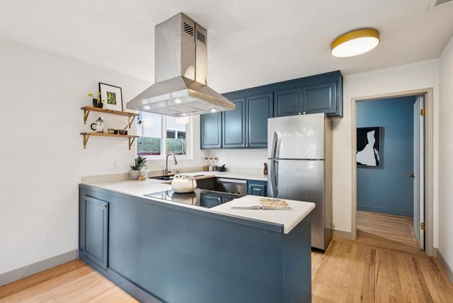 400 Harbor Light Rd, Alameda, CA 94501