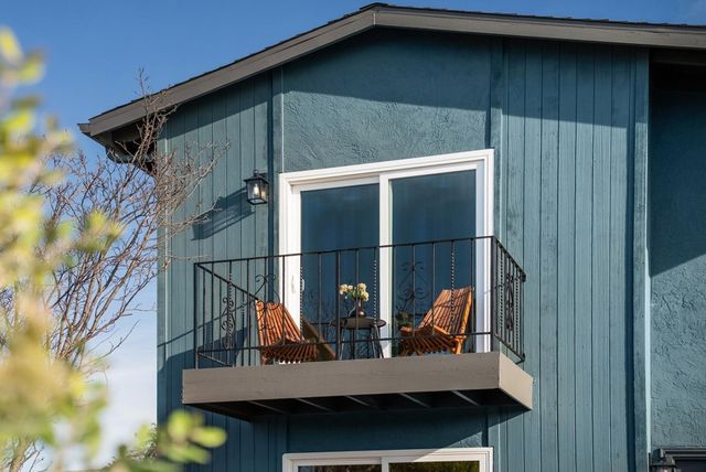 400 Harbor Light Rd, Alameda, CA 94501