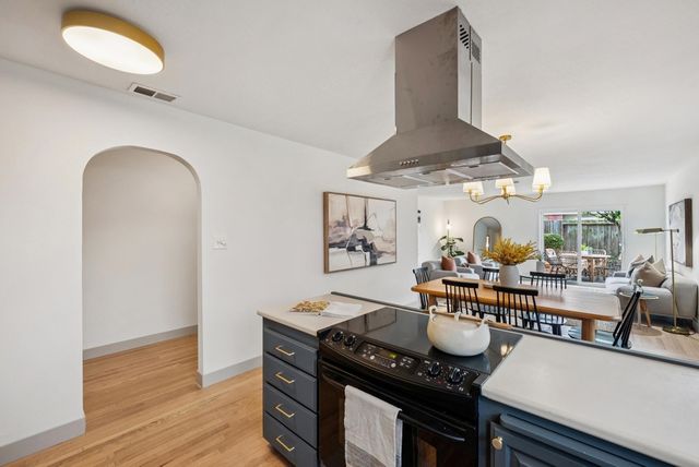 400 Harbor Light Rd, Alameda, CA 94501