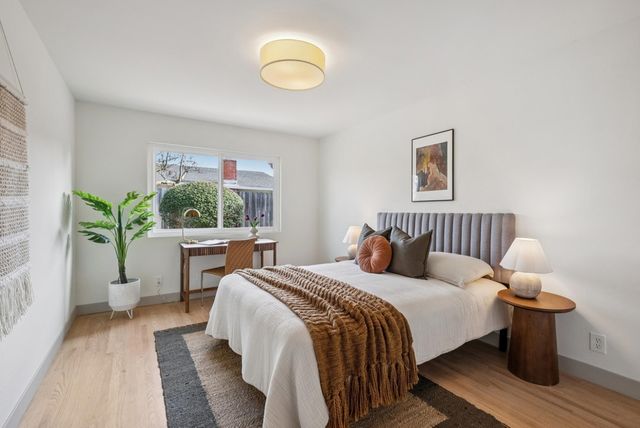 400 Harbor Light Rd, Alameda, CA 94501