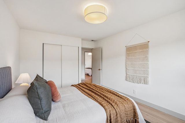 400 Harbor Light Rd, Alameda, CA 94501